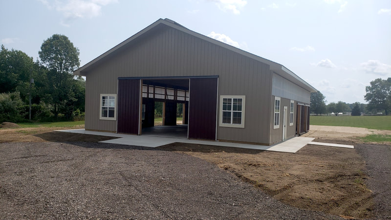 Gallery #18: 44'x56''x14' pole barn.