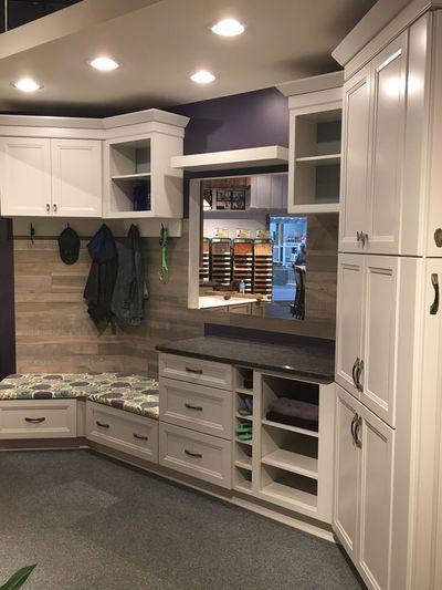 Kraftmaid Vantage mudroom cabinetry