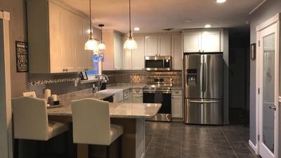 Gallery #14 - Kraftmaid Vantage Cabinetry U shaped kitchen.