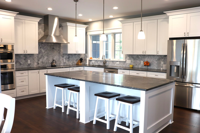 Gallery #20 - large family home Kraftmaid Vantage semi-custom white kitchen